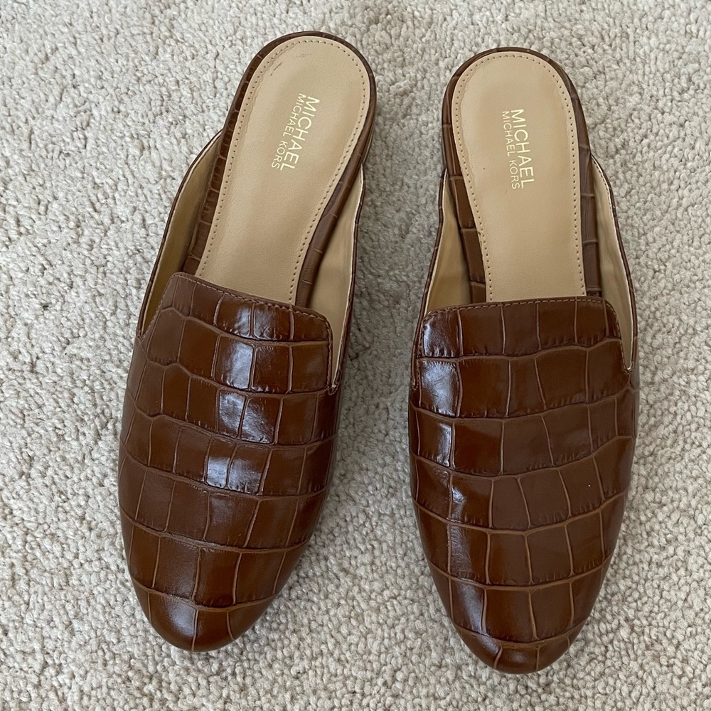 Michael Kors Natasha Embossed Leather Mules Slide On Clogs Luggage Brown Size 7